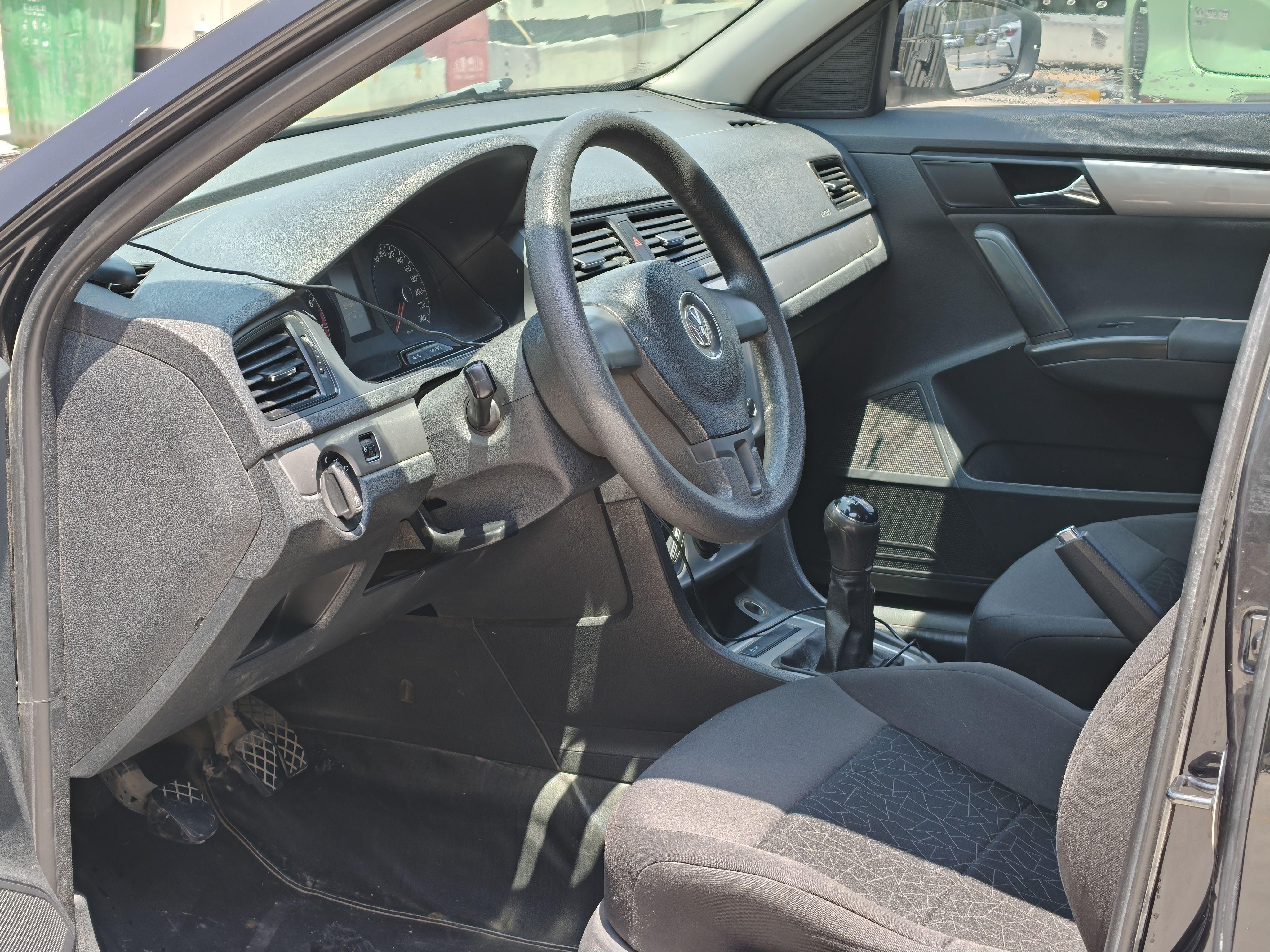 Volkswagen Lavida XR 2013 thumb 6