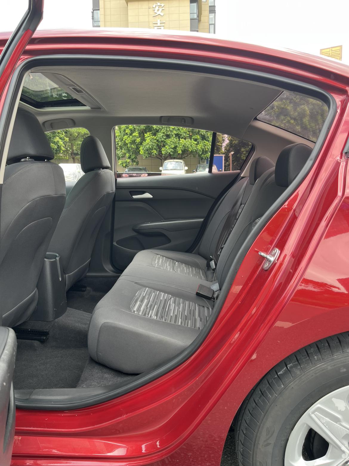 Chevrolet Cavalier 2019 thumb 4