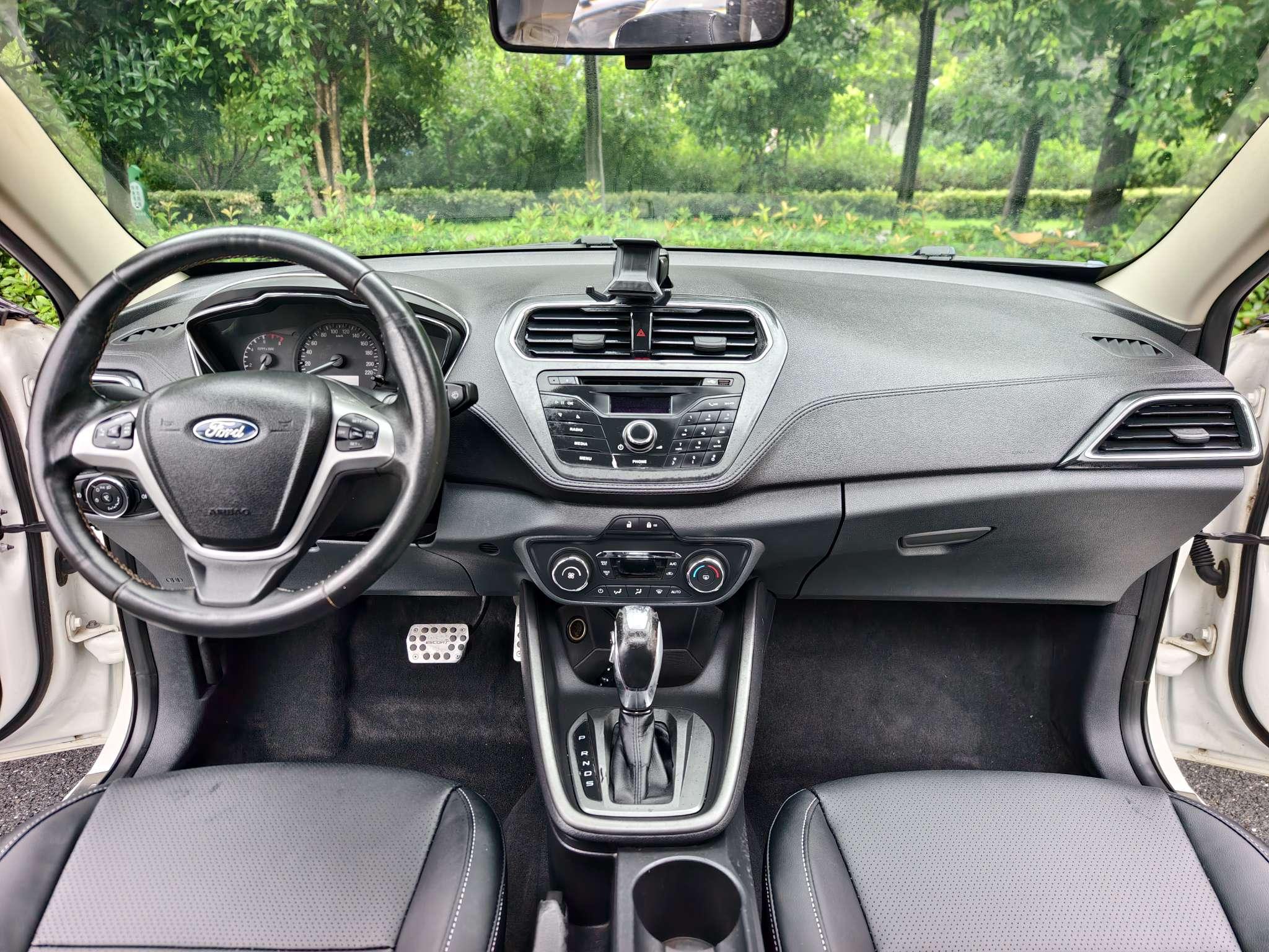 Ford Focus 2015 thumb 12