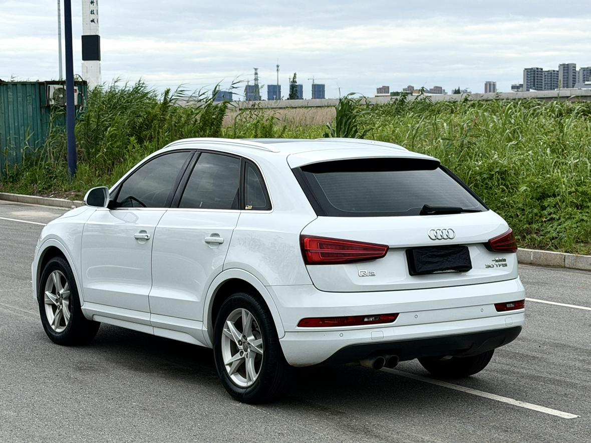 Audi Q3 2017 thumb 2
