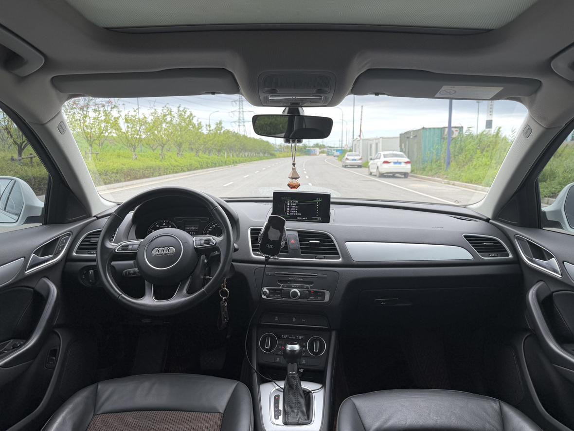 Audi Q3 2017 thumb 5