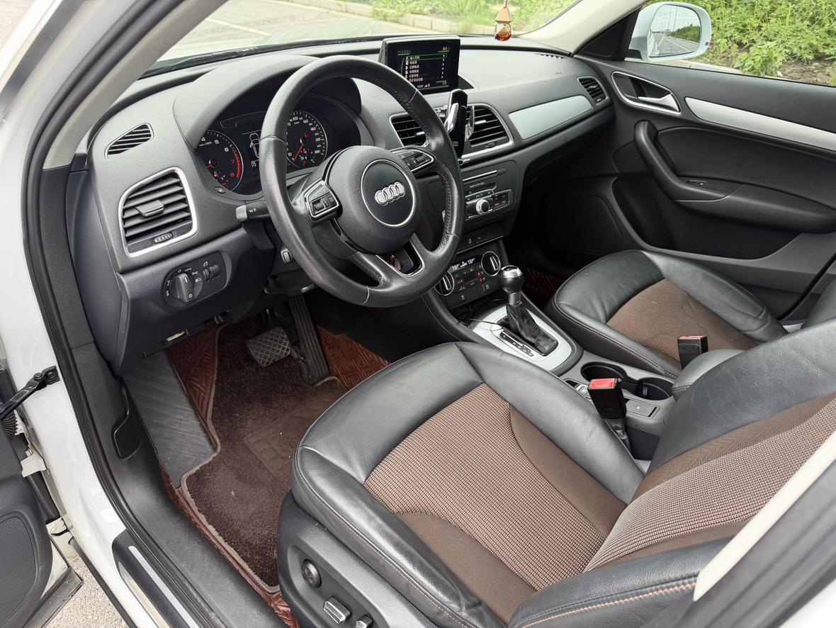 Audi Q3 2017 thumb 6