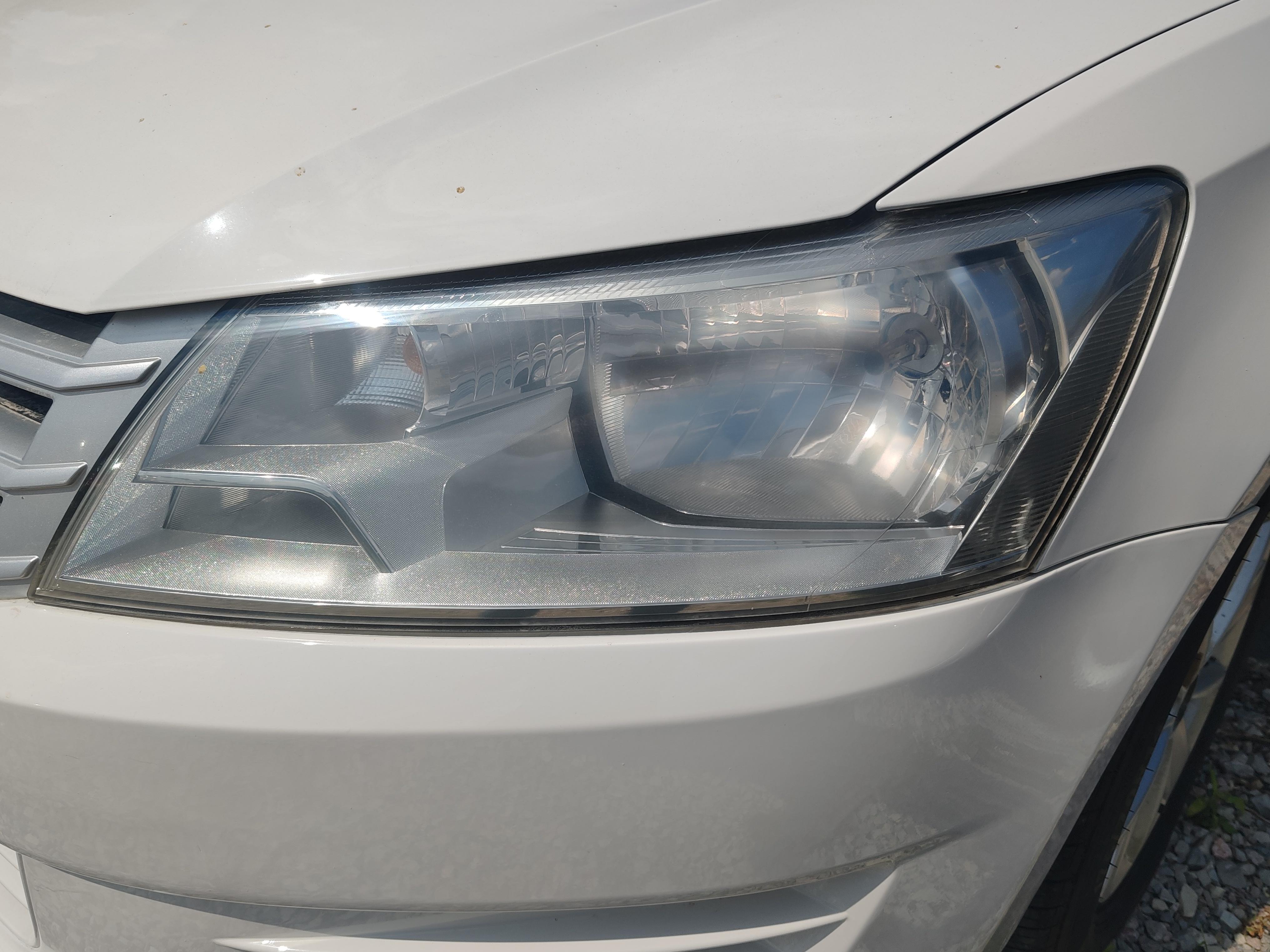 Volkswagen Santana 2013 thumb 5