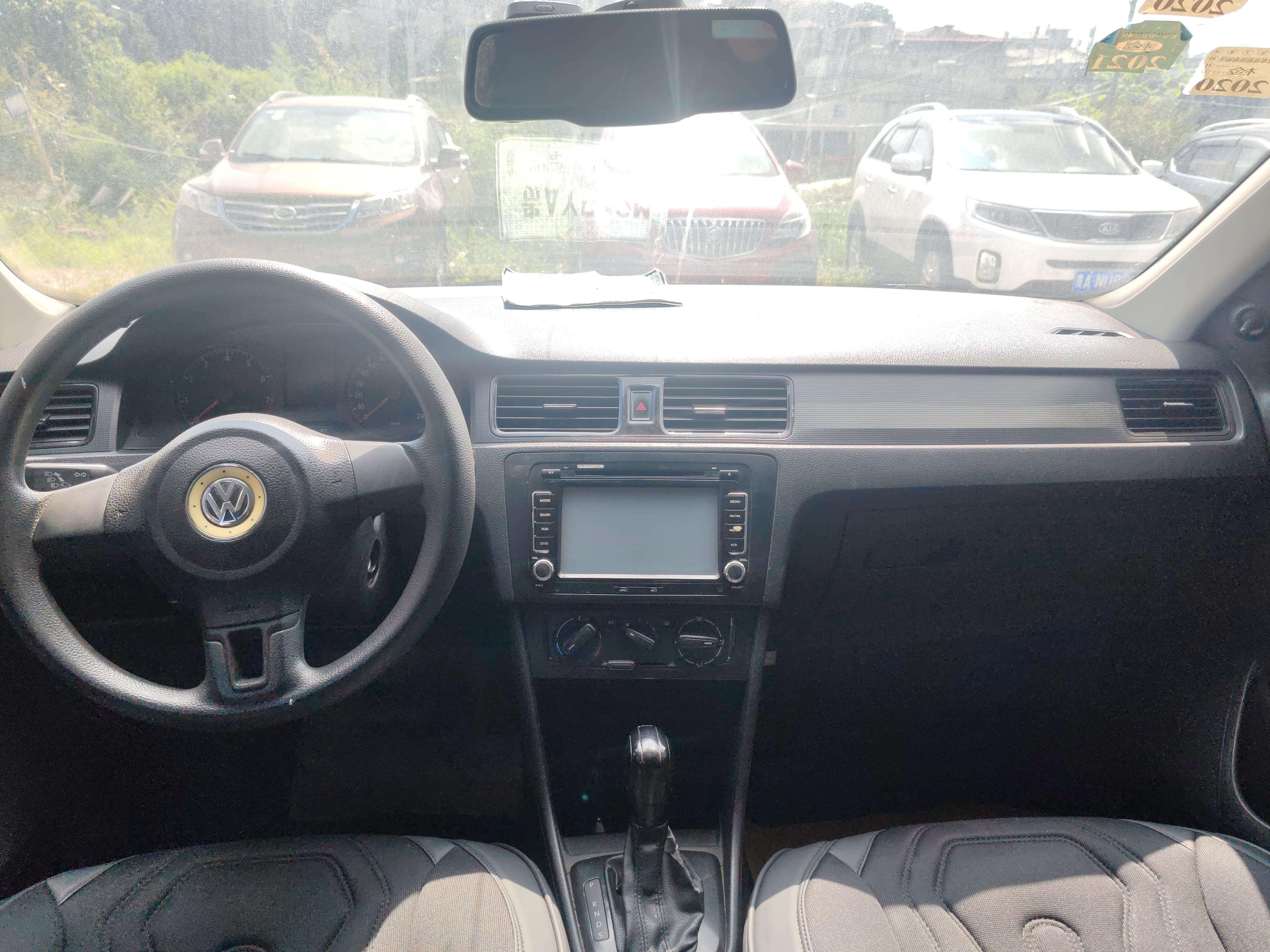 Volkswagen Santana 2013 thumb 7