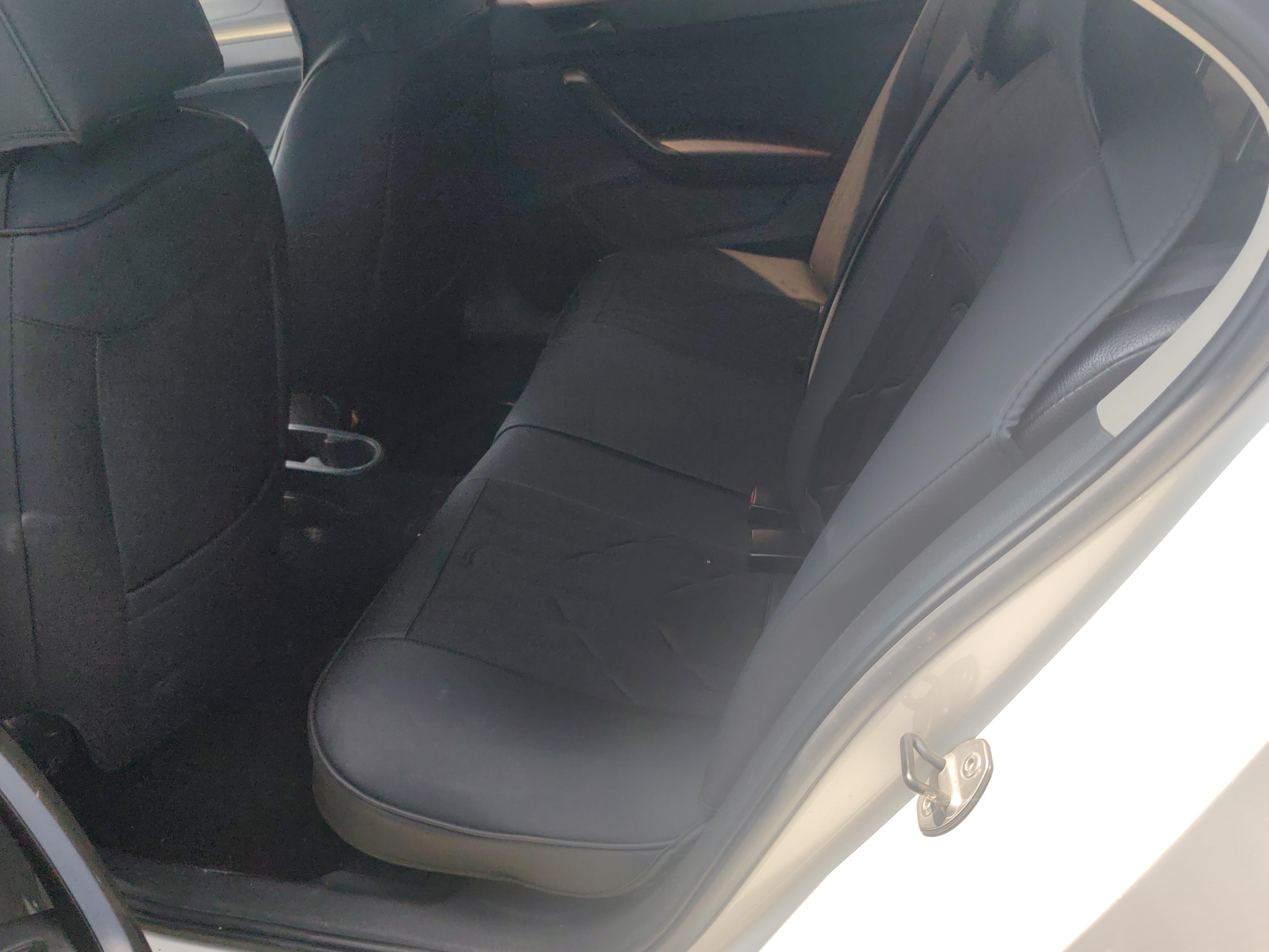 Volkswagen Santana 2013 thumb 10
