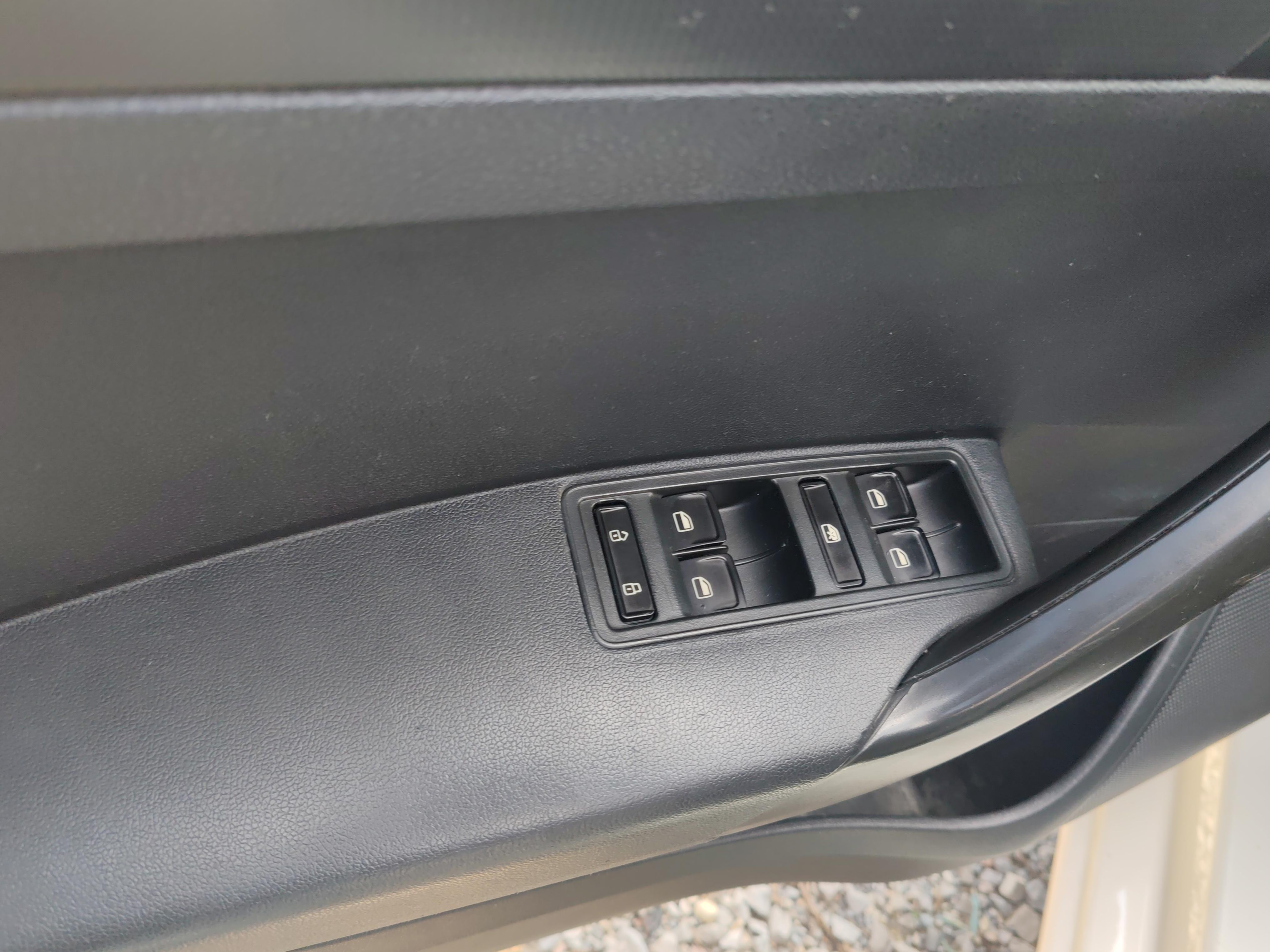 Volkswagen Santana 2013 thumb 11