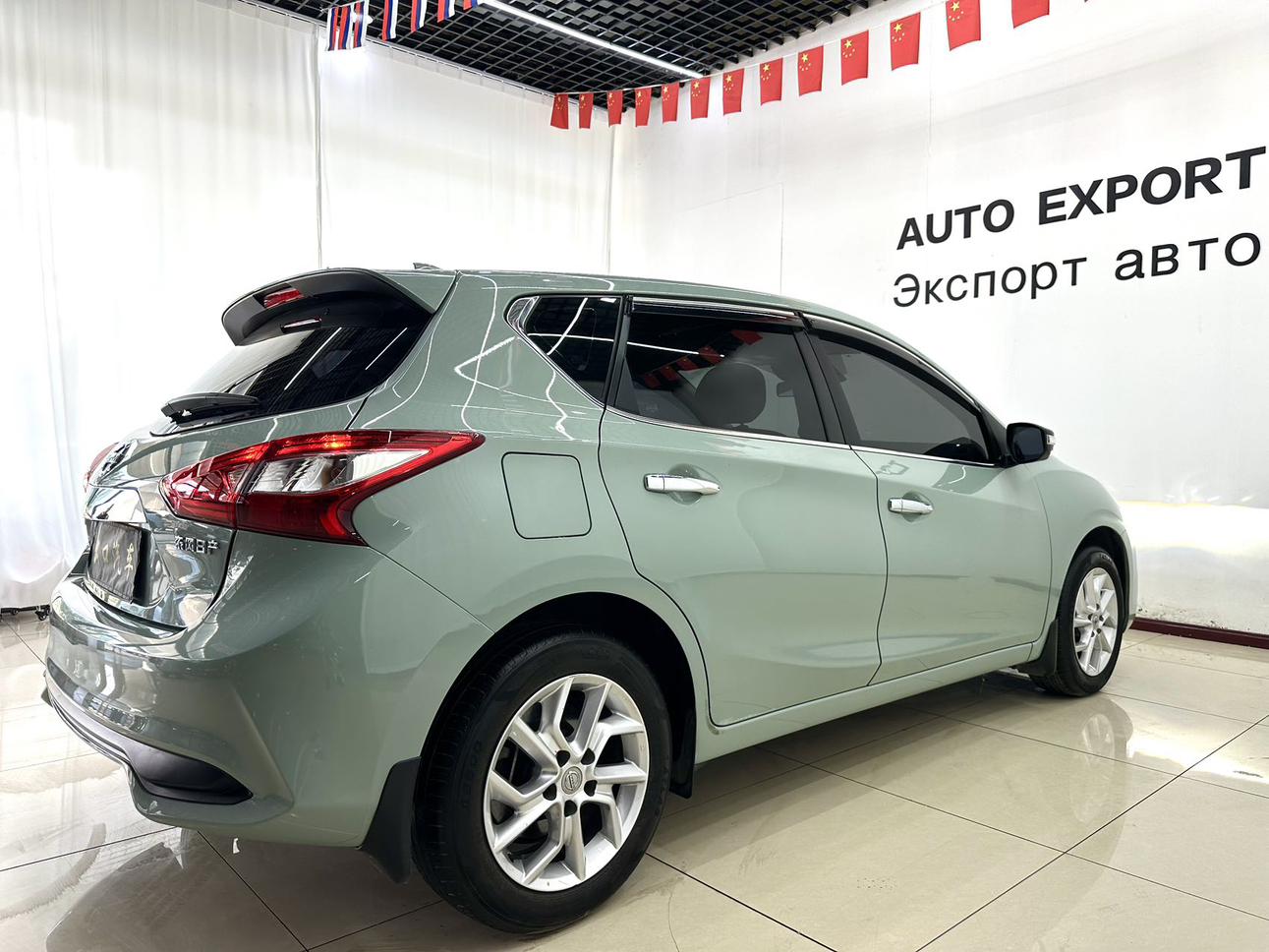 Nissan Tiida 2023 thumb 4