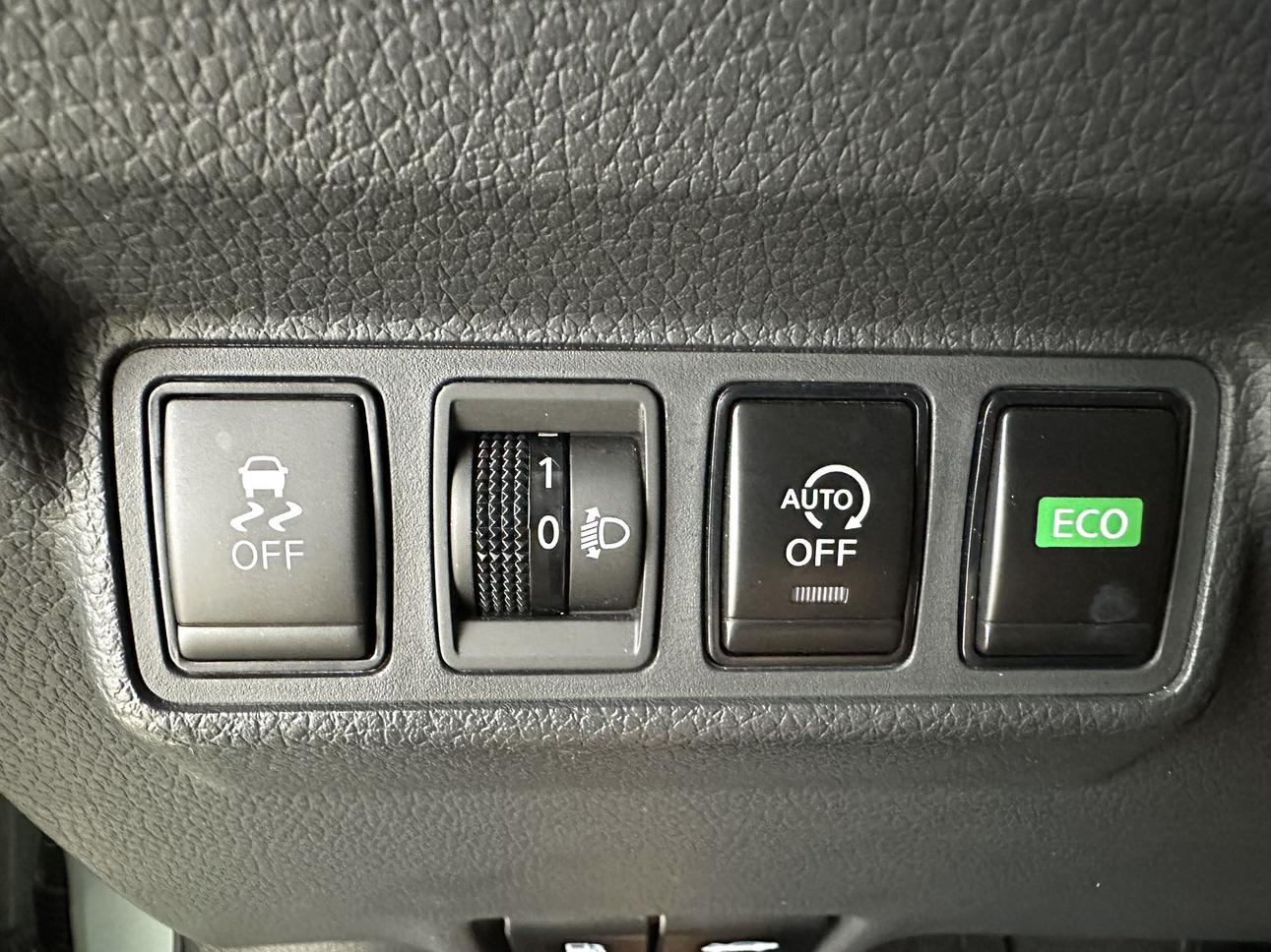 Nissan Tiida 2023 thumb 5