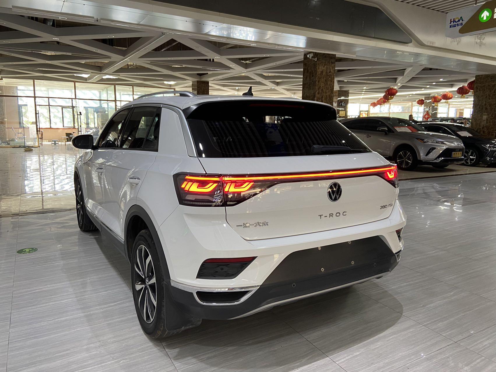 Volkswagen T-Roc 2023 thumb 2