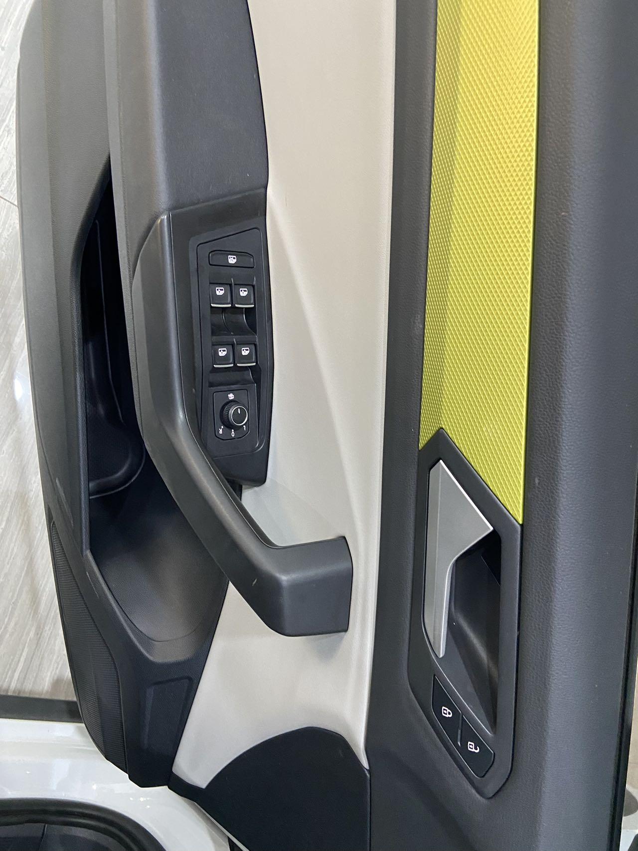 Volkswagen T-Roc 2023 thumb 11