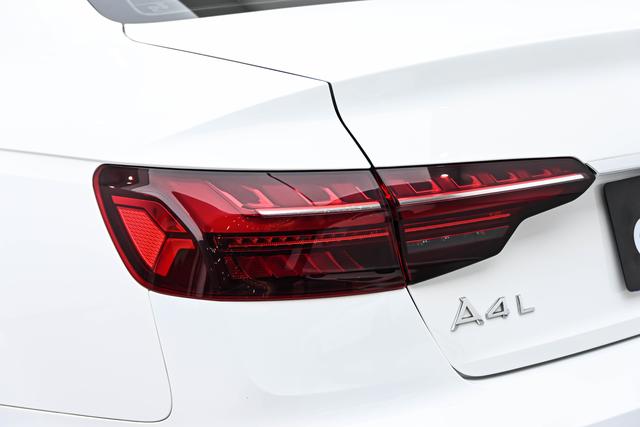Audi A4 2020 thumb 11