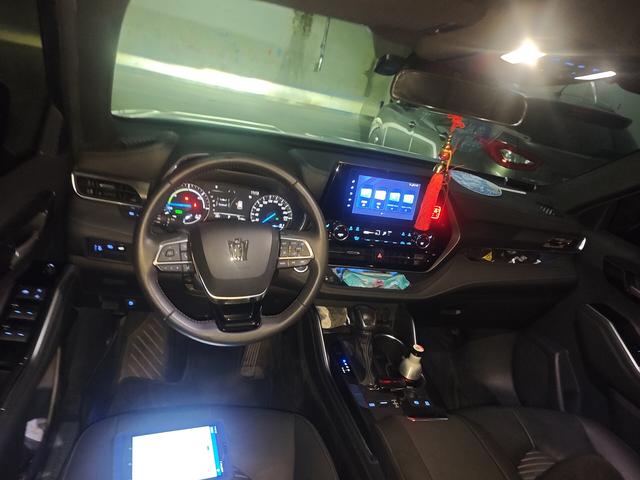 Toyota Crown 2022 thumb 3