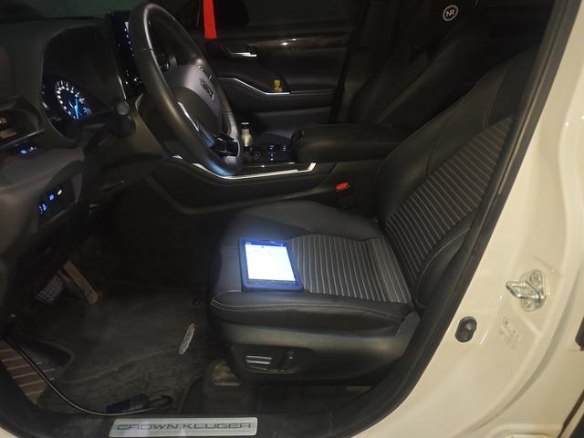 Toyota Crown 2022 thumb 8