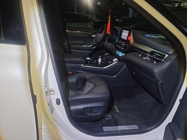 Toyota Crown 2022 thumb 9