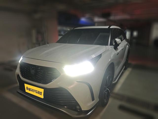 Toyota Crown 2022 thumb 11