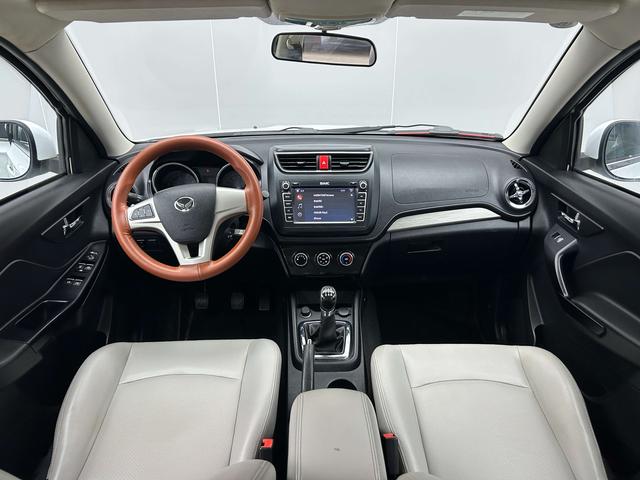BAIC Huansu S3 2017 thumb 5