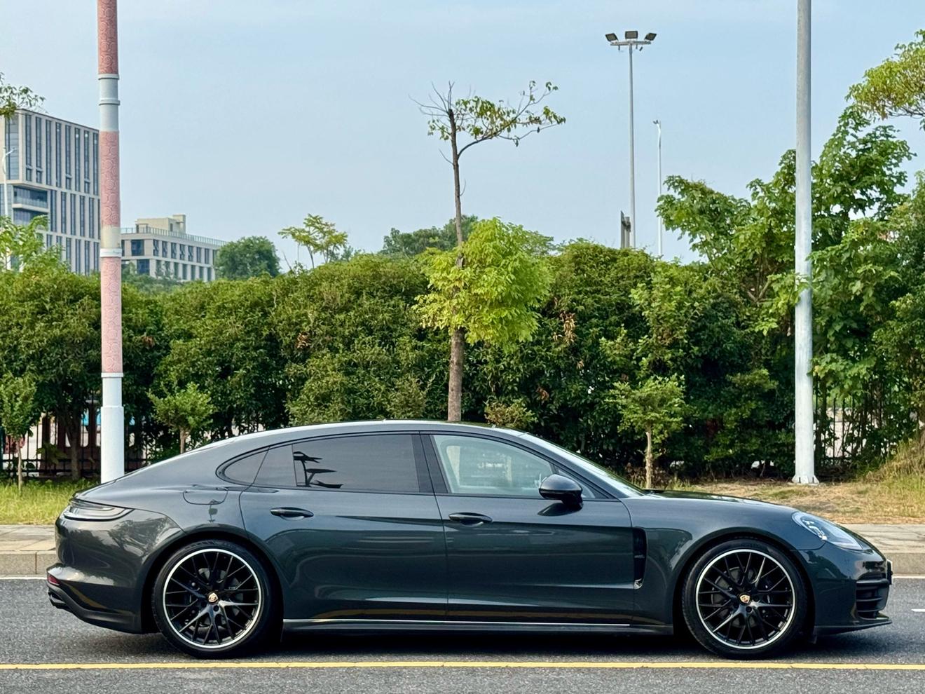 Porsche Panamera 2023 thumb 6