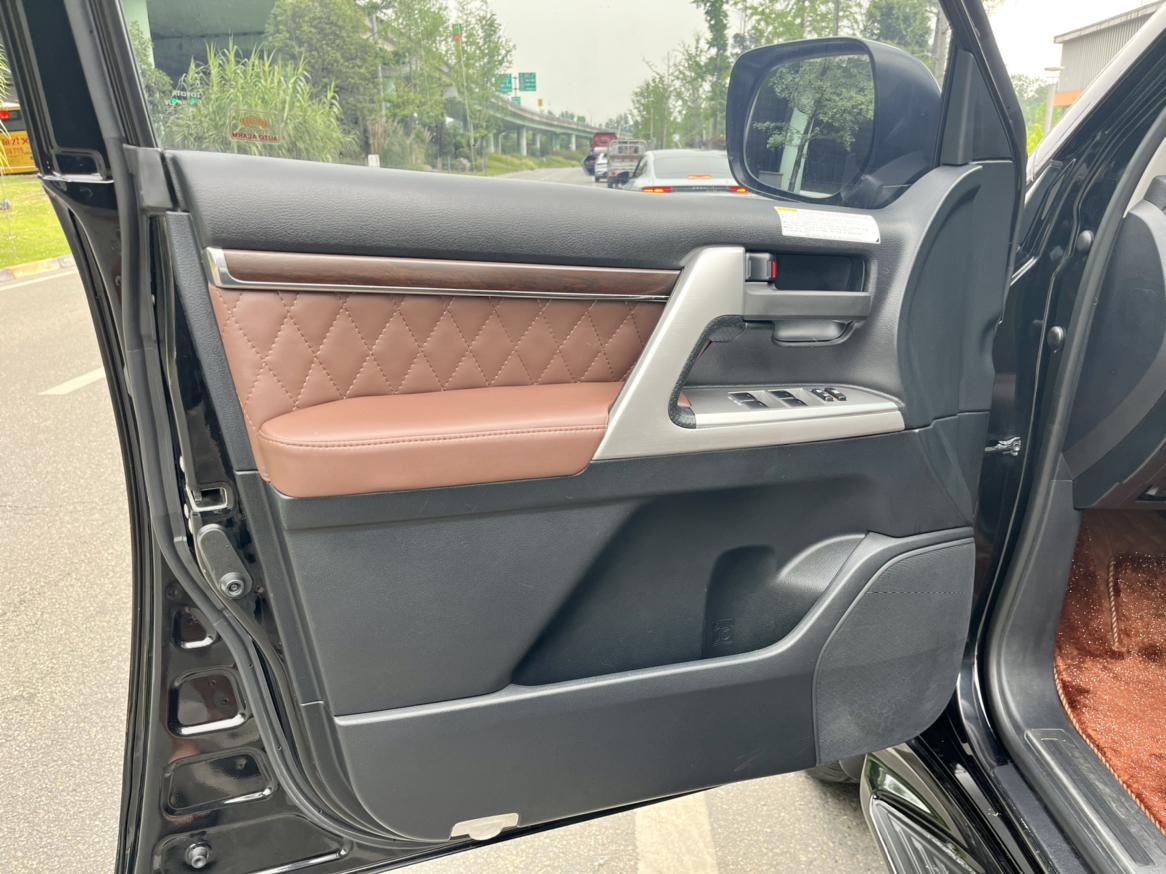 Toyota Land Cruiser 2019 thumb 4