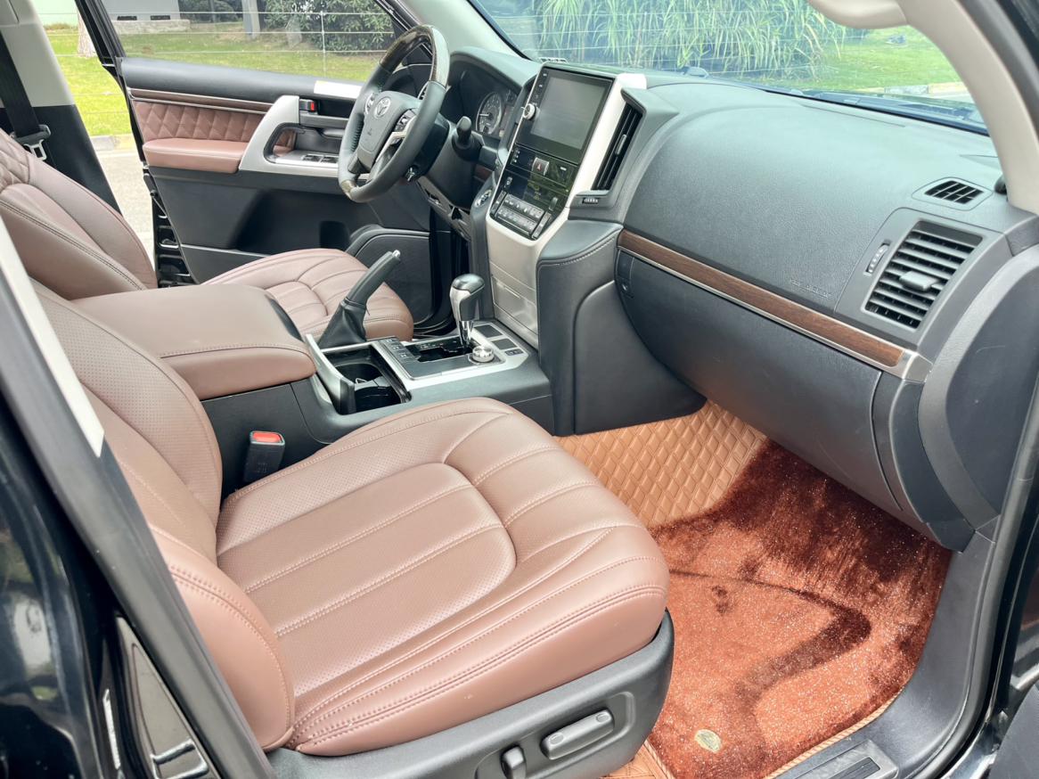 Toyota Land Cruiser 2019 thumb 6