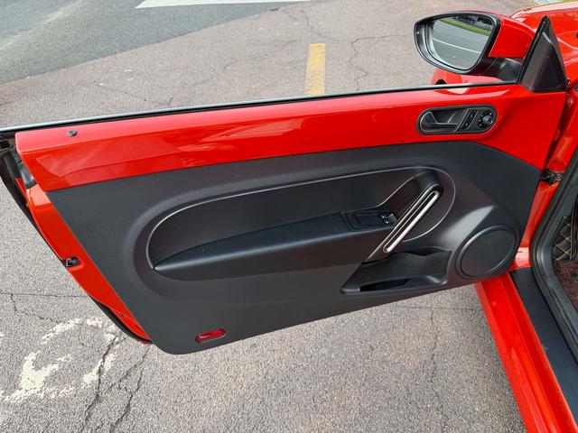 Volkswagen Beetle 2017 thumb 4