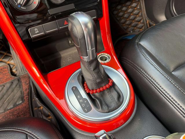 Volkswagen Beetle 2017 thumb 8
