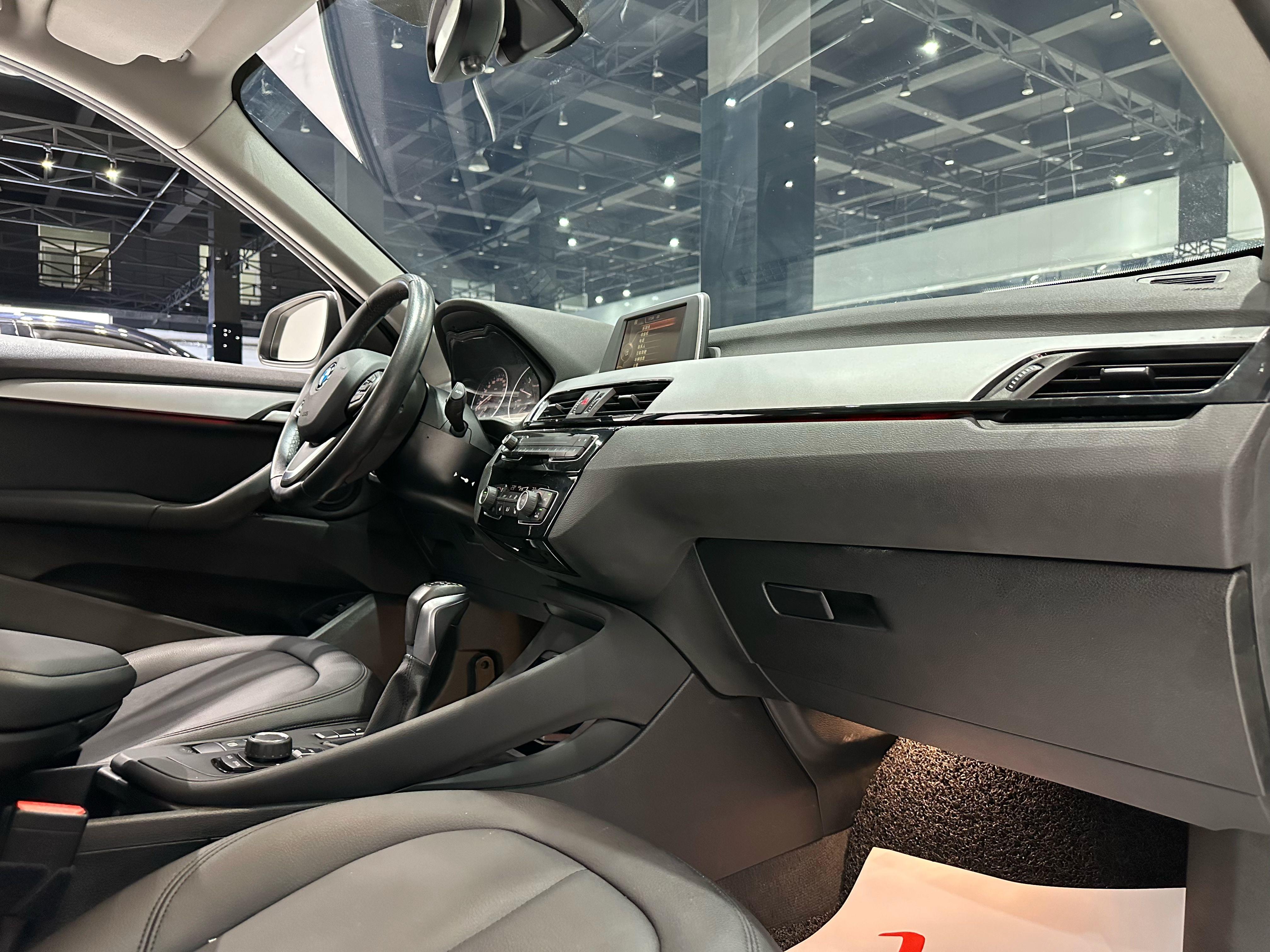 BMW X1 2016 thumb 9