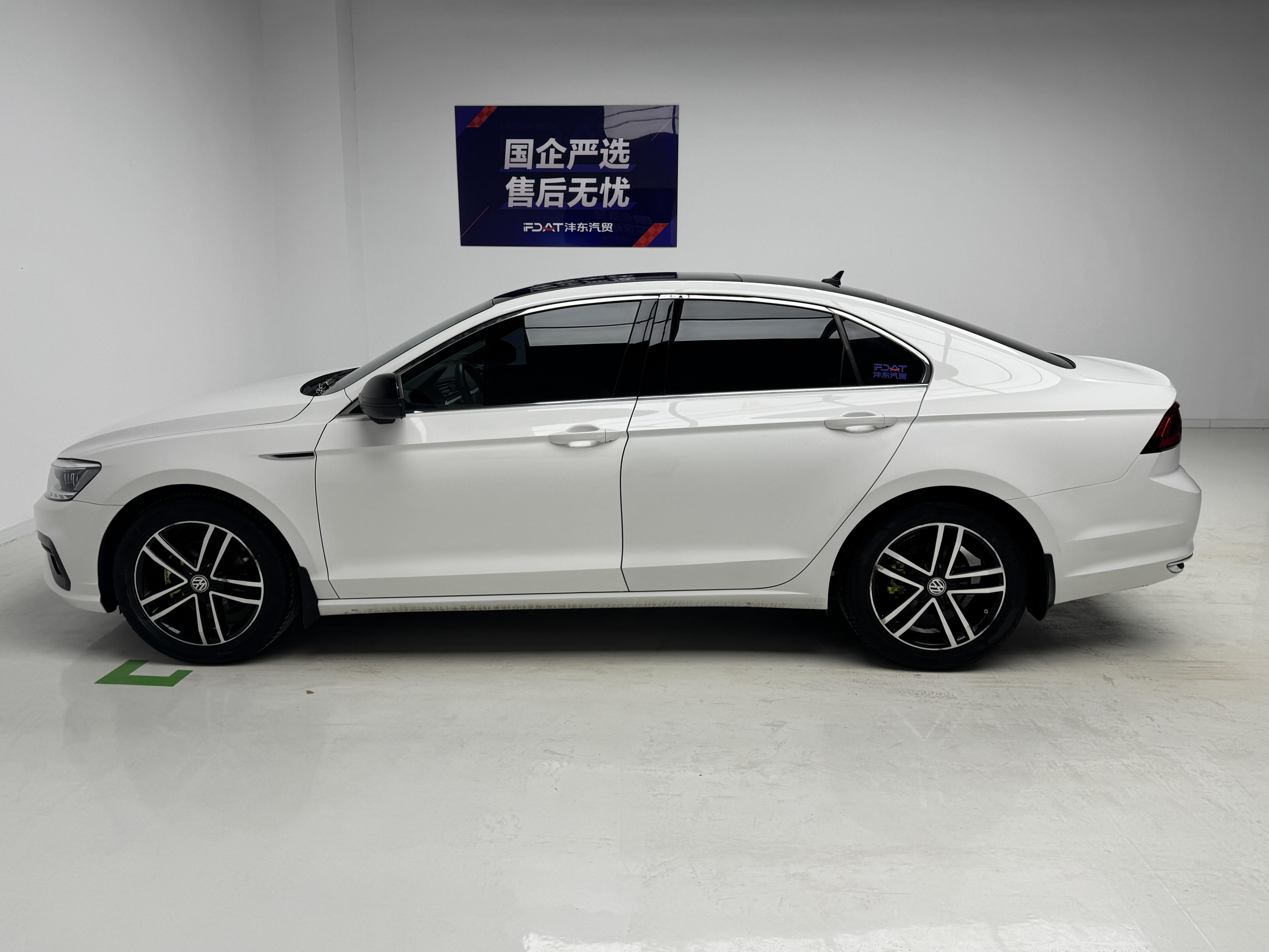Volkswagen Lamando 2019 thumb 2