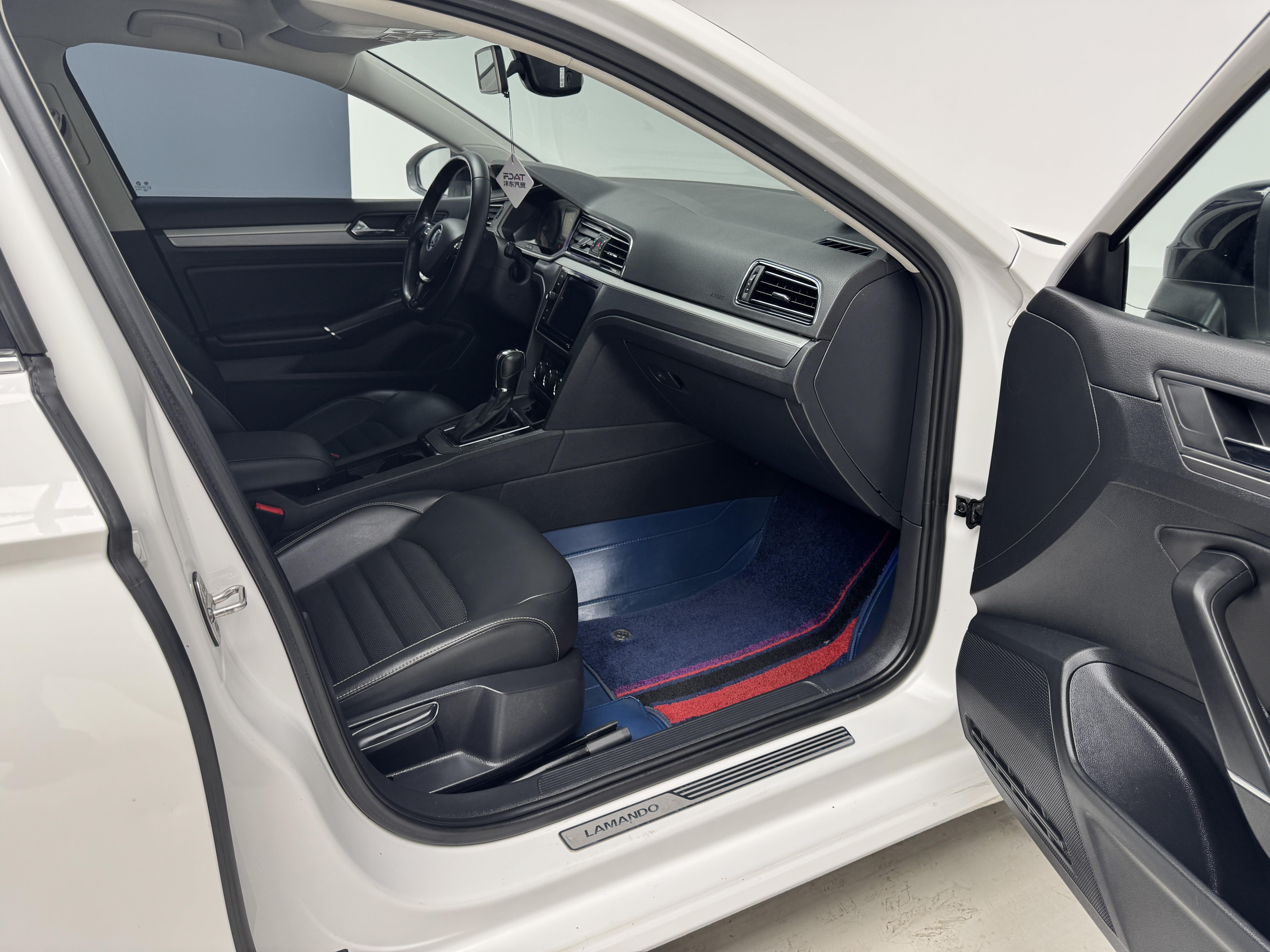 Volkswagen Lamando 2019 thumb 8