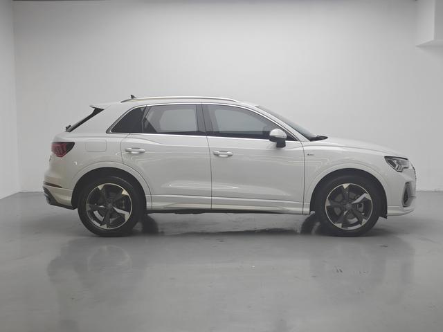 Audi Q3 2019 thumb 6