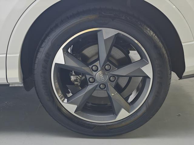 Audi Q3 2019 thumb 7