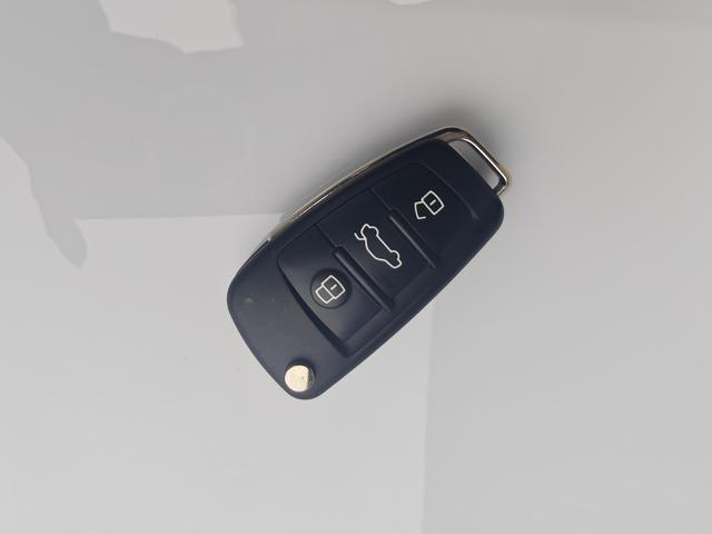 Audi Q3 2019 thumb 9