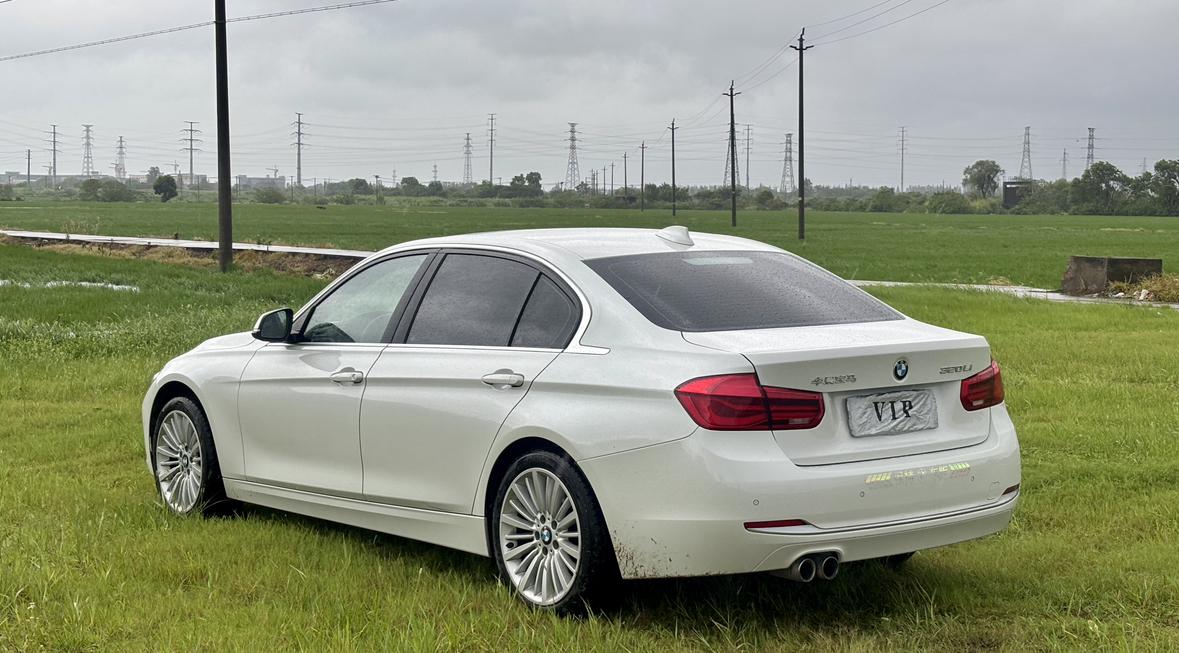 BMW 3 серии 2018 thumb 2