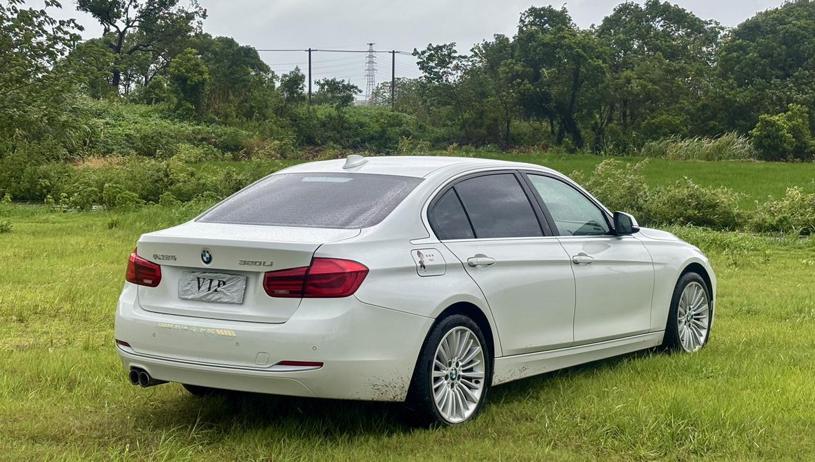 BMW 3 серии 2018 thumb 4