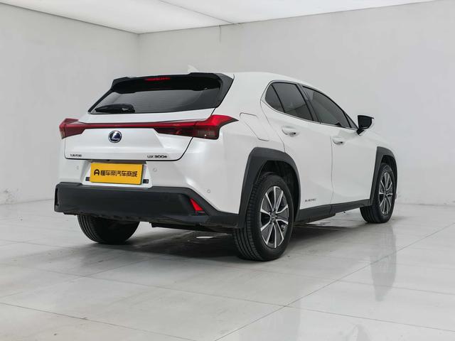 Lexus UX 2020 thumb 5