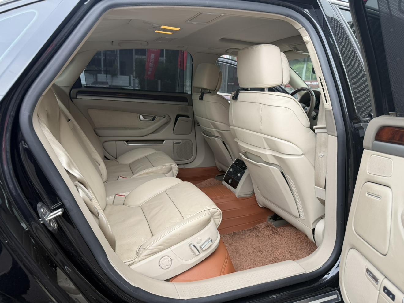 Audi A8 2009 thumb 6