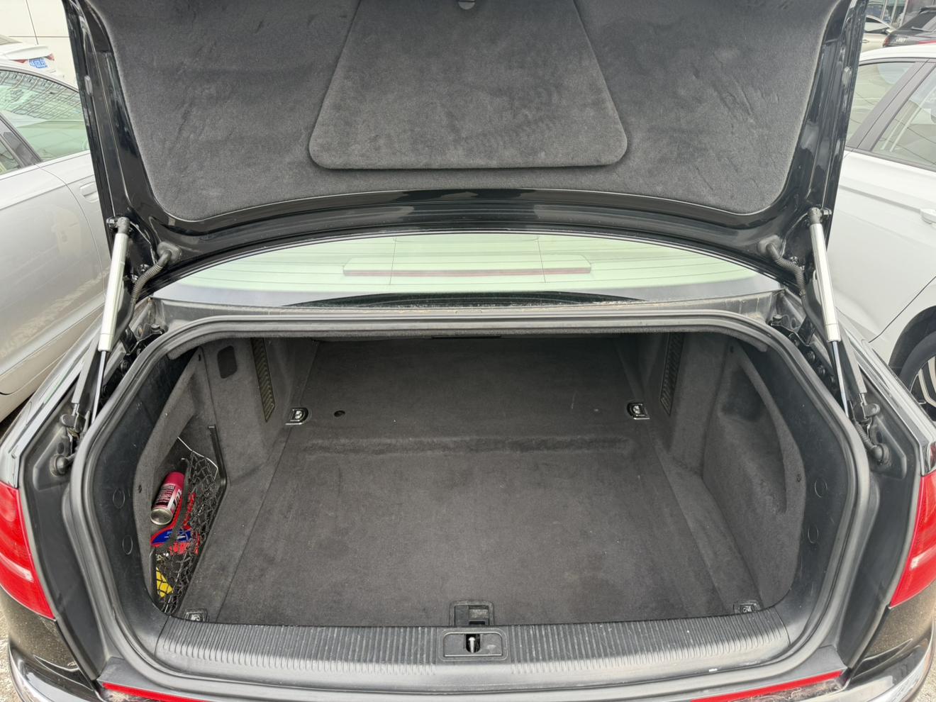 Audi A8 2009 thumb 7