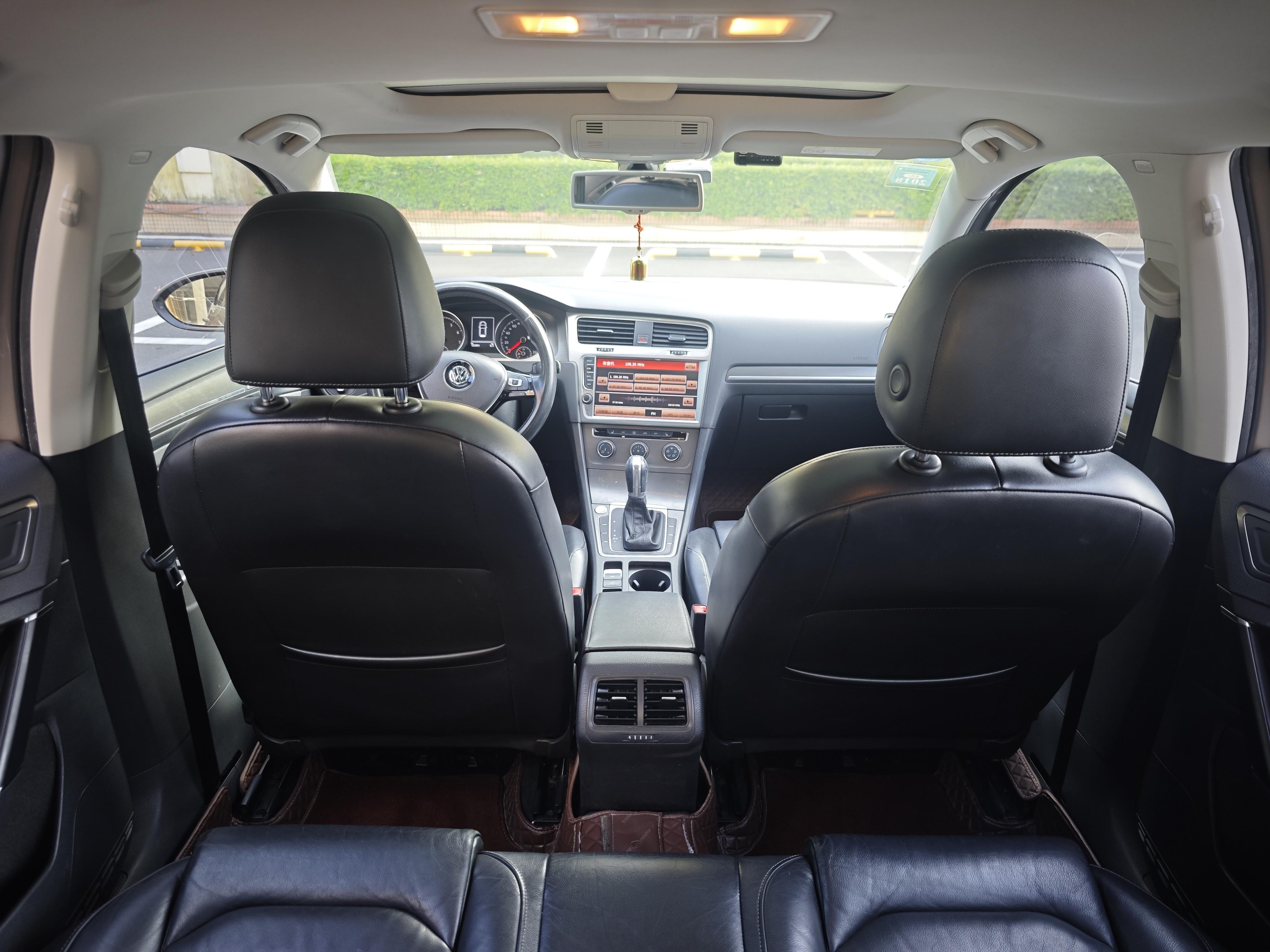 Volkswagen Golf Sportsvan 2016 thumb 5