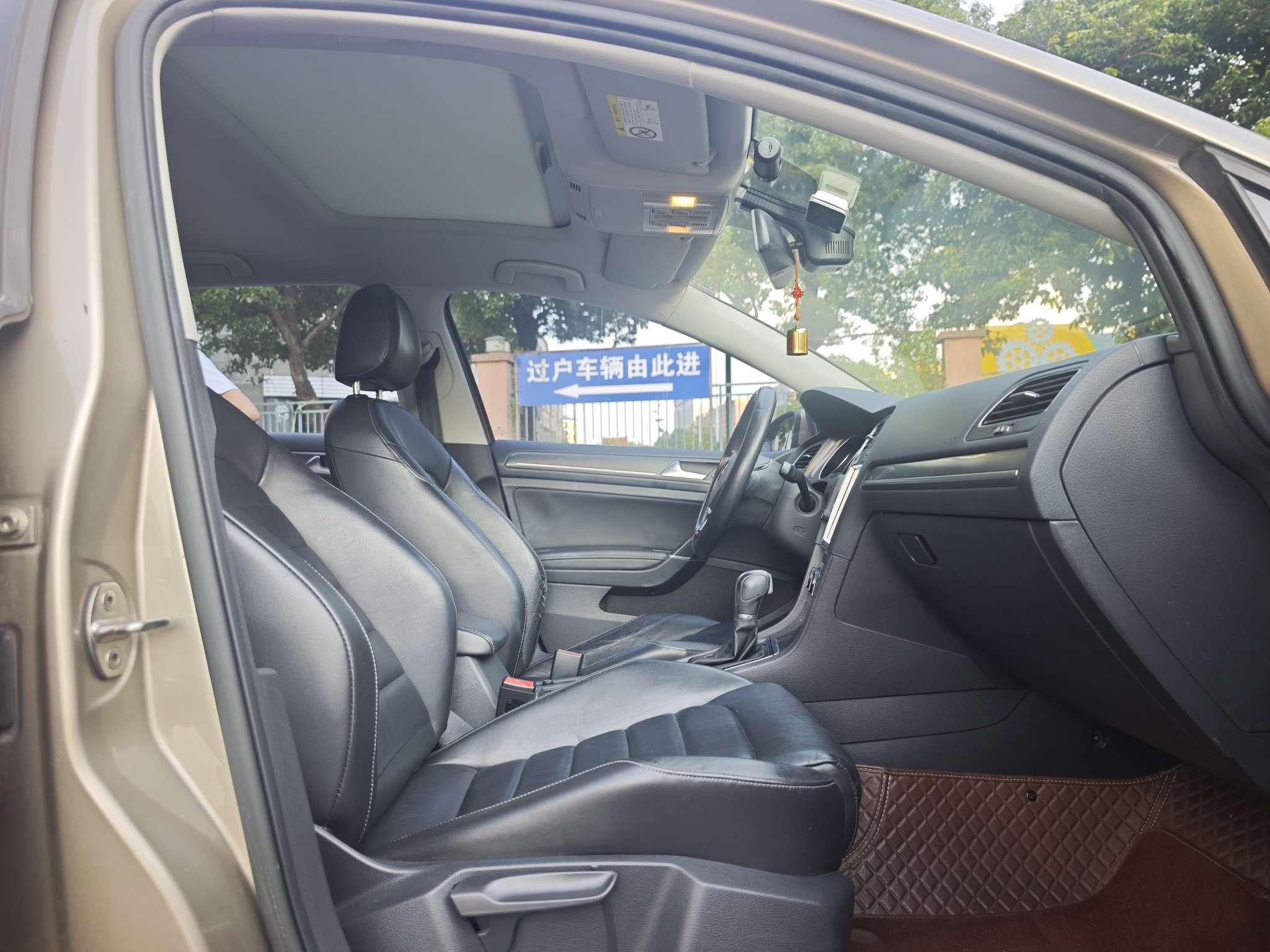 Volkswagen Golf Sportsvan 2016 thumb 7