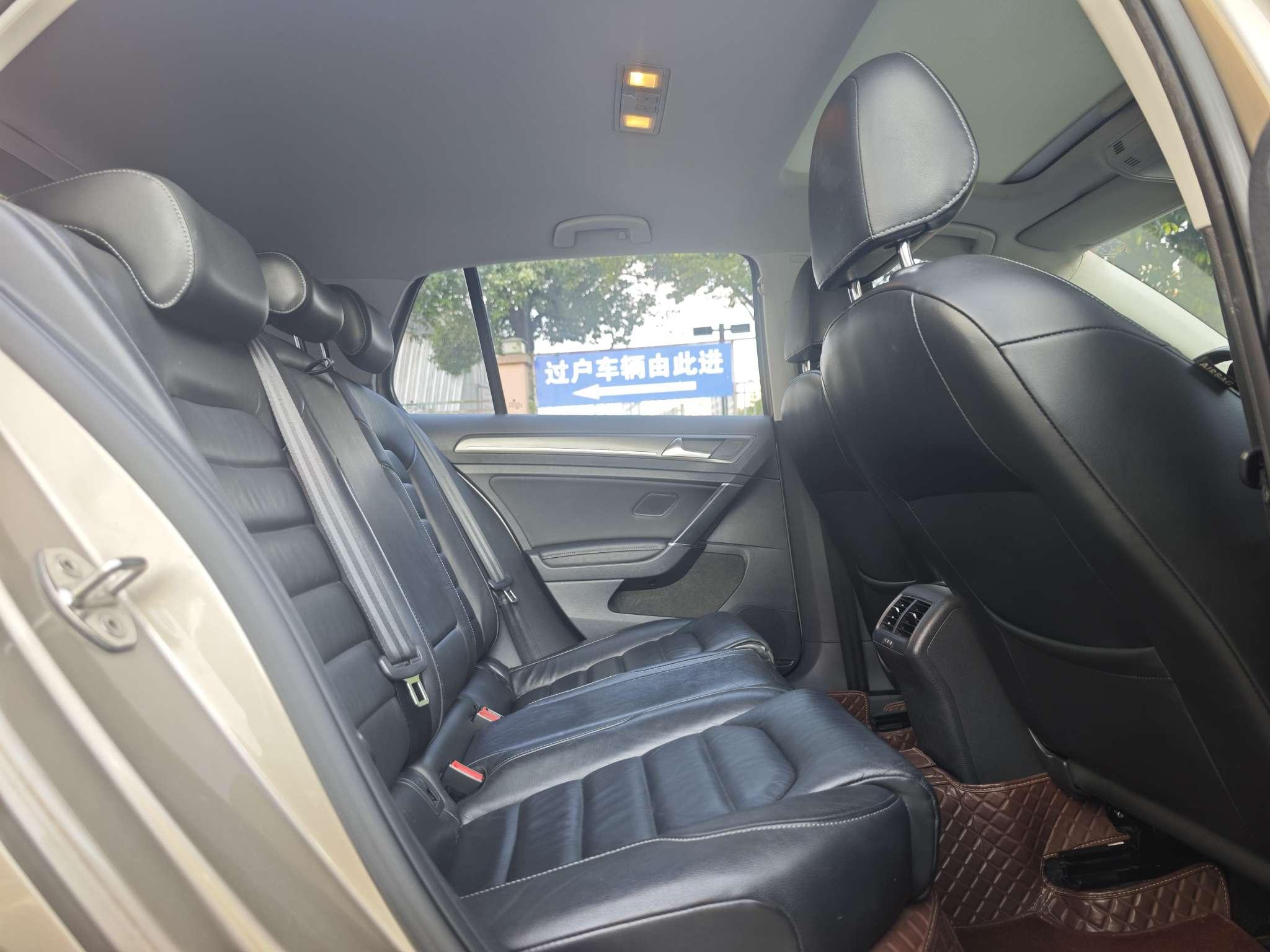 Volkswagen Golf Sportsvan 2016 thumb 8