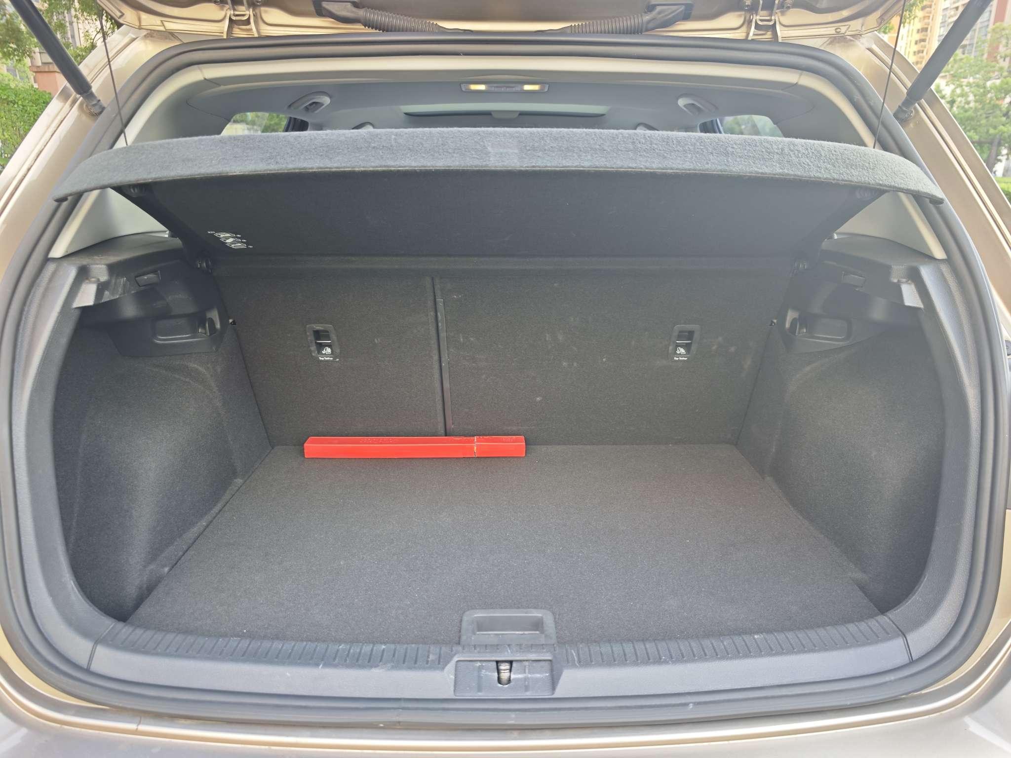 Volkswagen Golf Sportsvan 2016 thumb 9