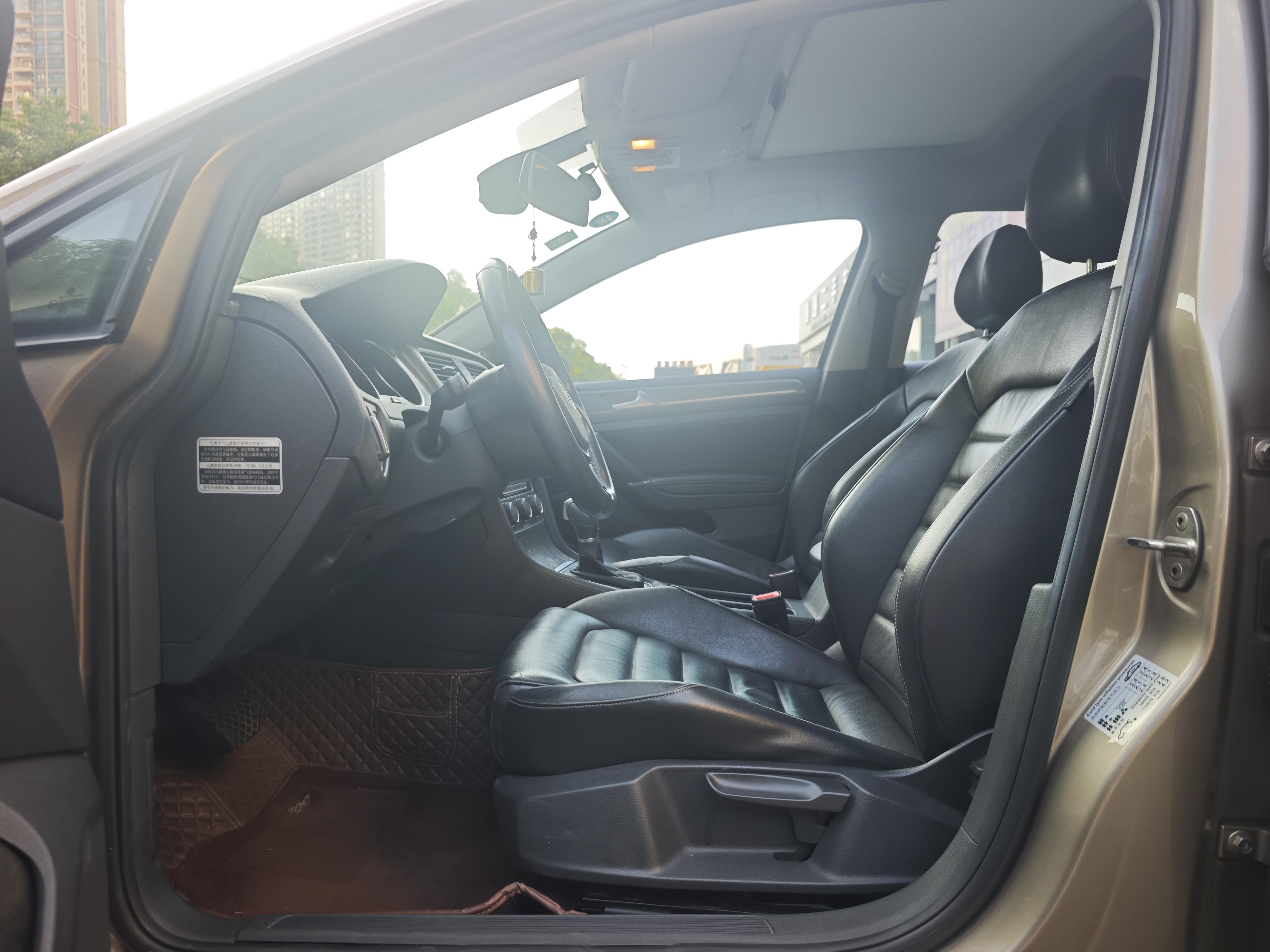Volkswagen Golf Sportsvan 2016 thumb 10