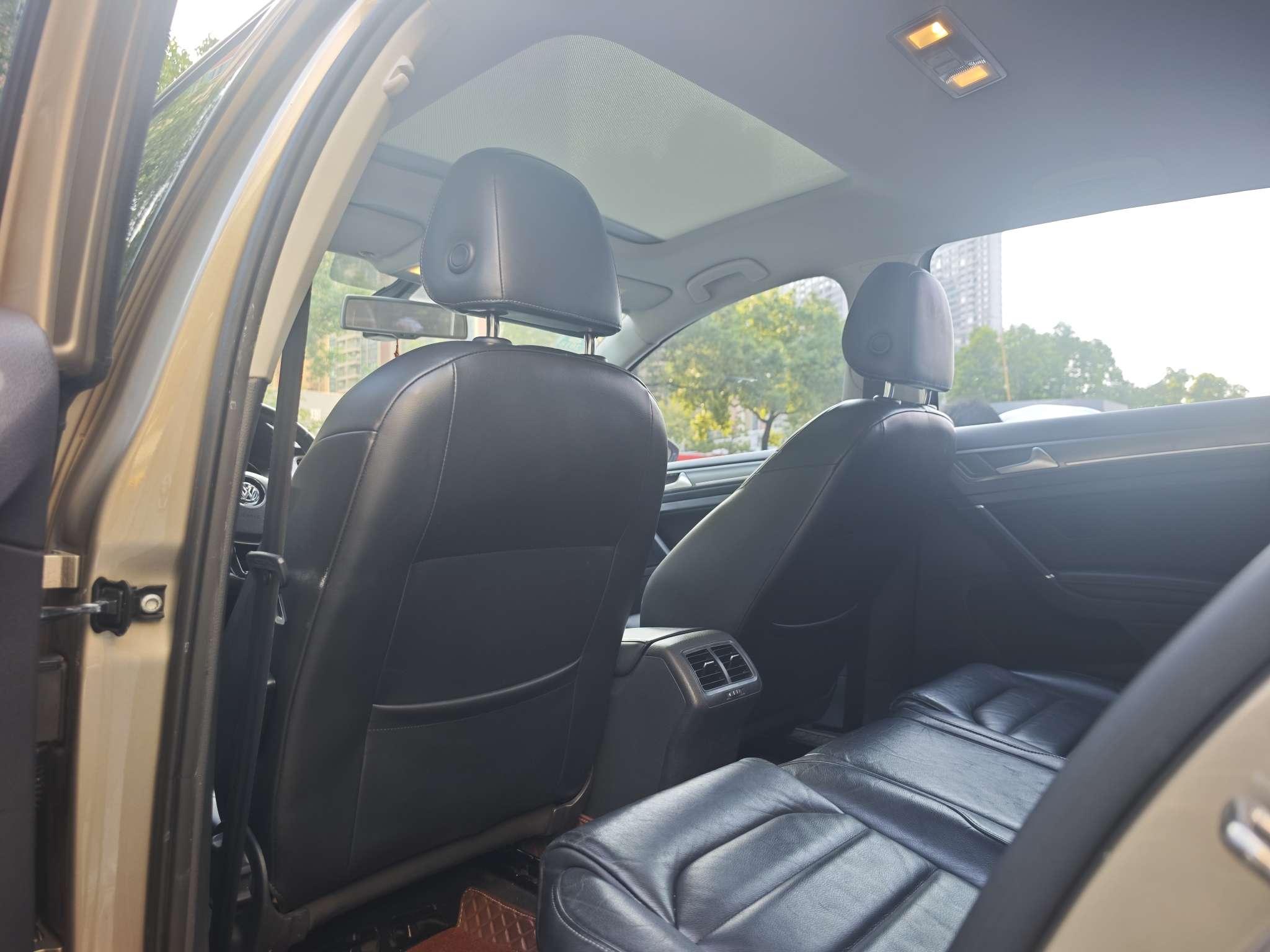 Volkswagen Golf Sportsvan 2016 thumb 12