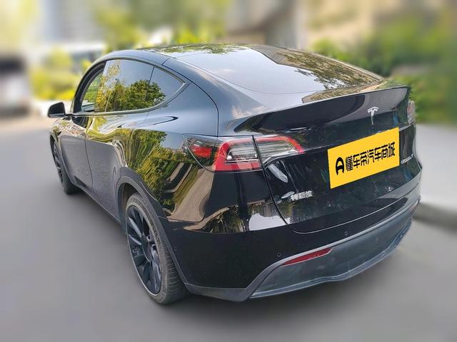 Tesla Model Y 2022 thumb 2