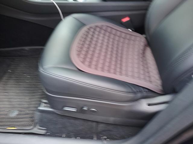 Tesla Model Y 2022 thumb 8
