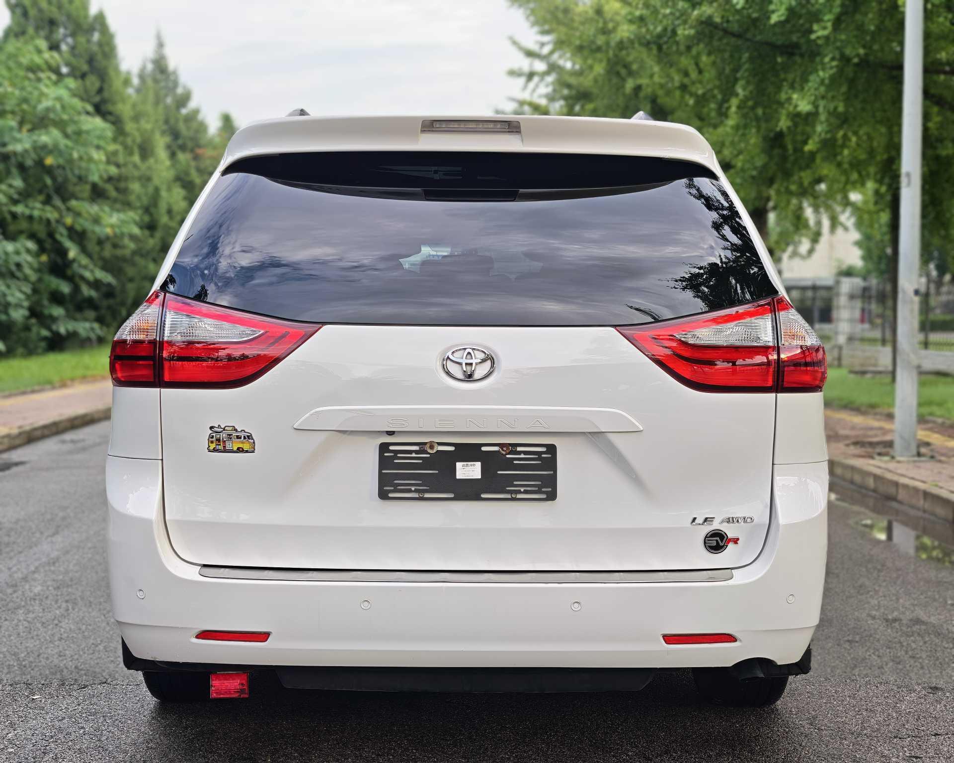 Toyota Sienna 2017 thumb 3