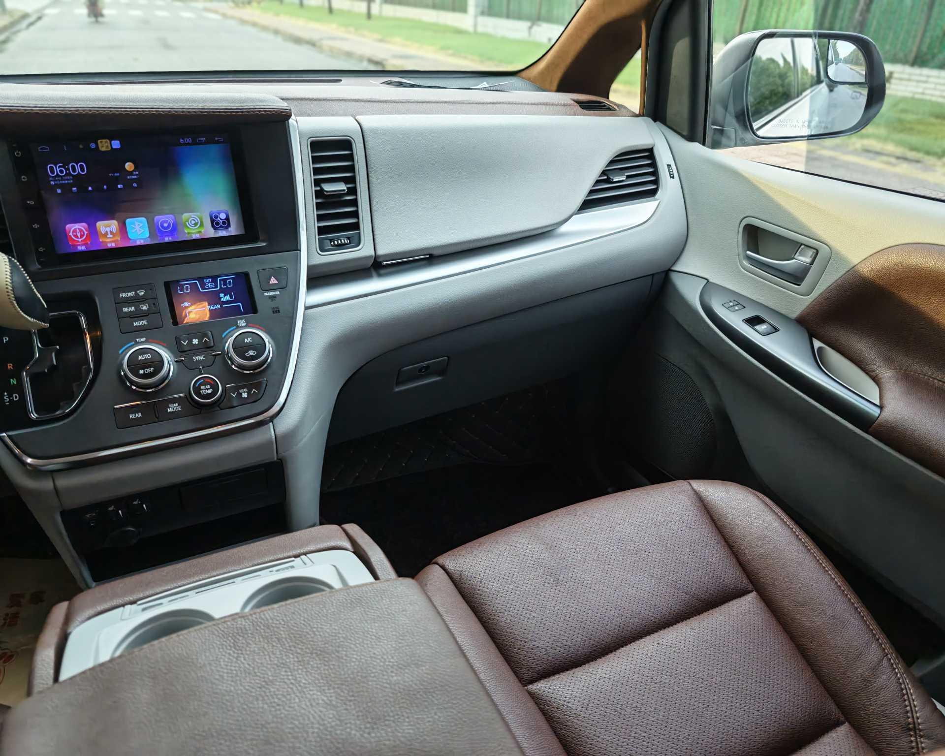 Toyota Sienna 2017 thumb 6