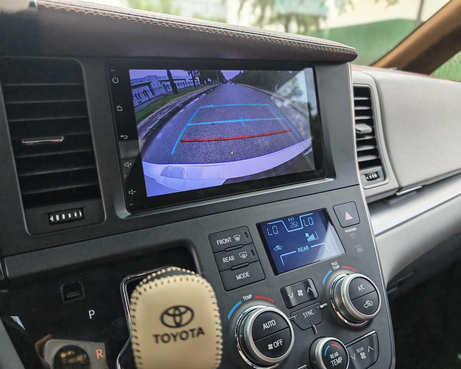 Toyota Sienna 2017 thumb 7