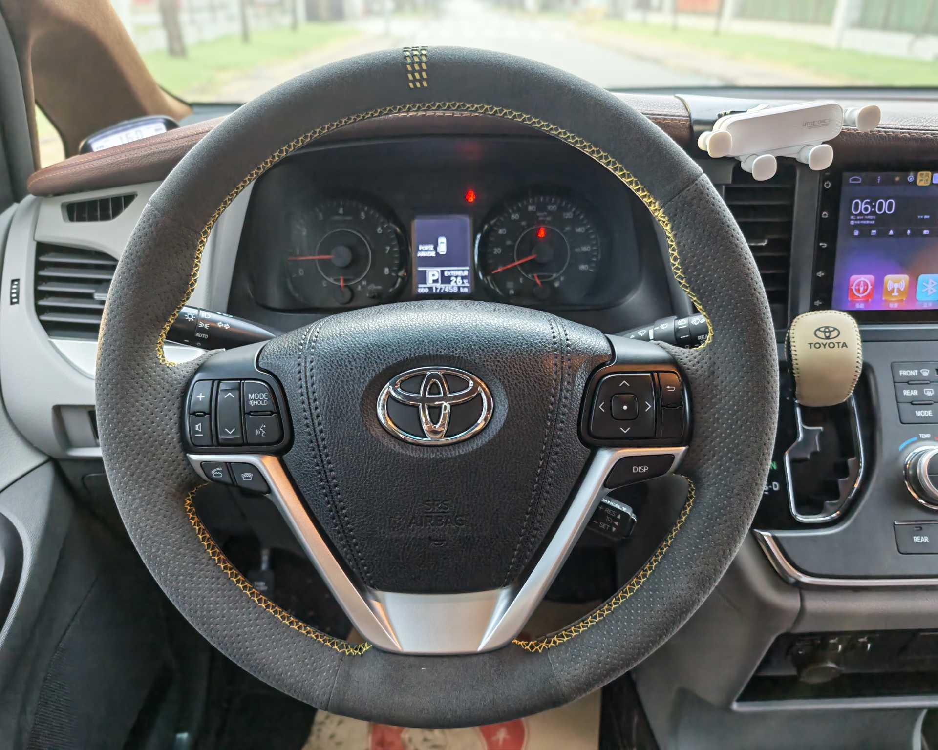 Toyota Sienna 2017 thumb 11