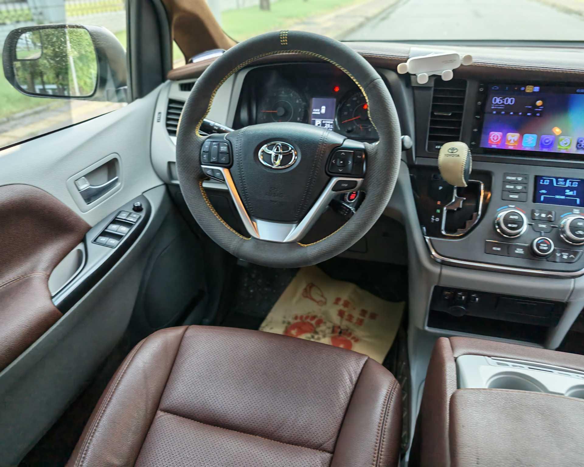 Toyota Sienna 2017 thumb 12