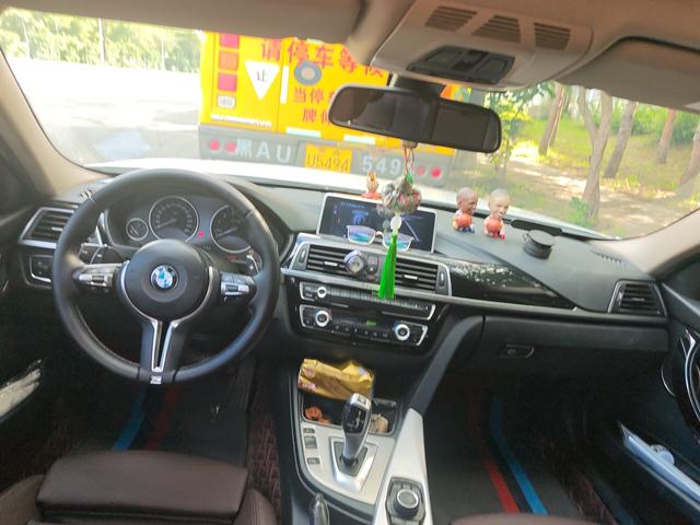 BMW 3 серии 2018 thumb 3